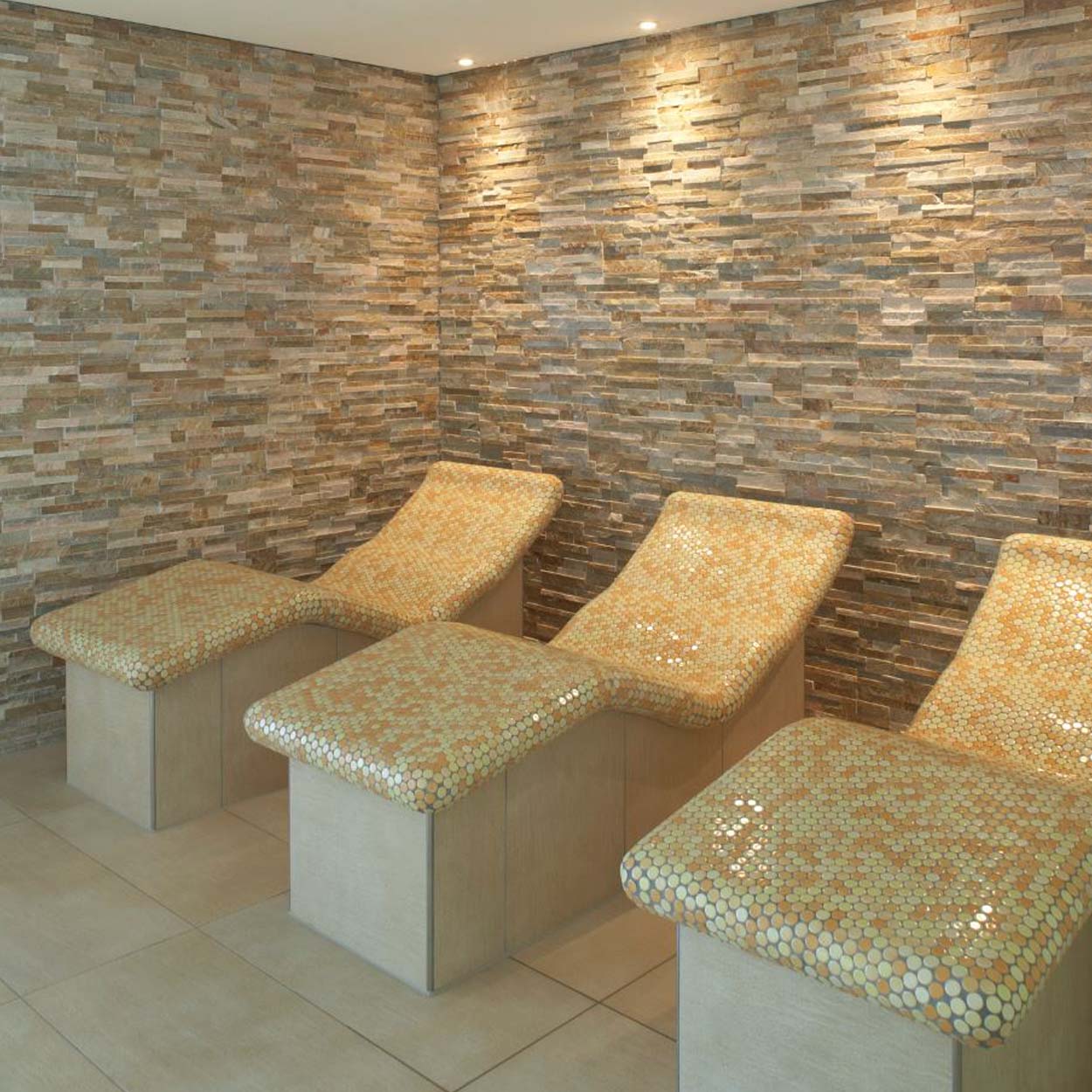 Wedi Sanoasa Lounger 1